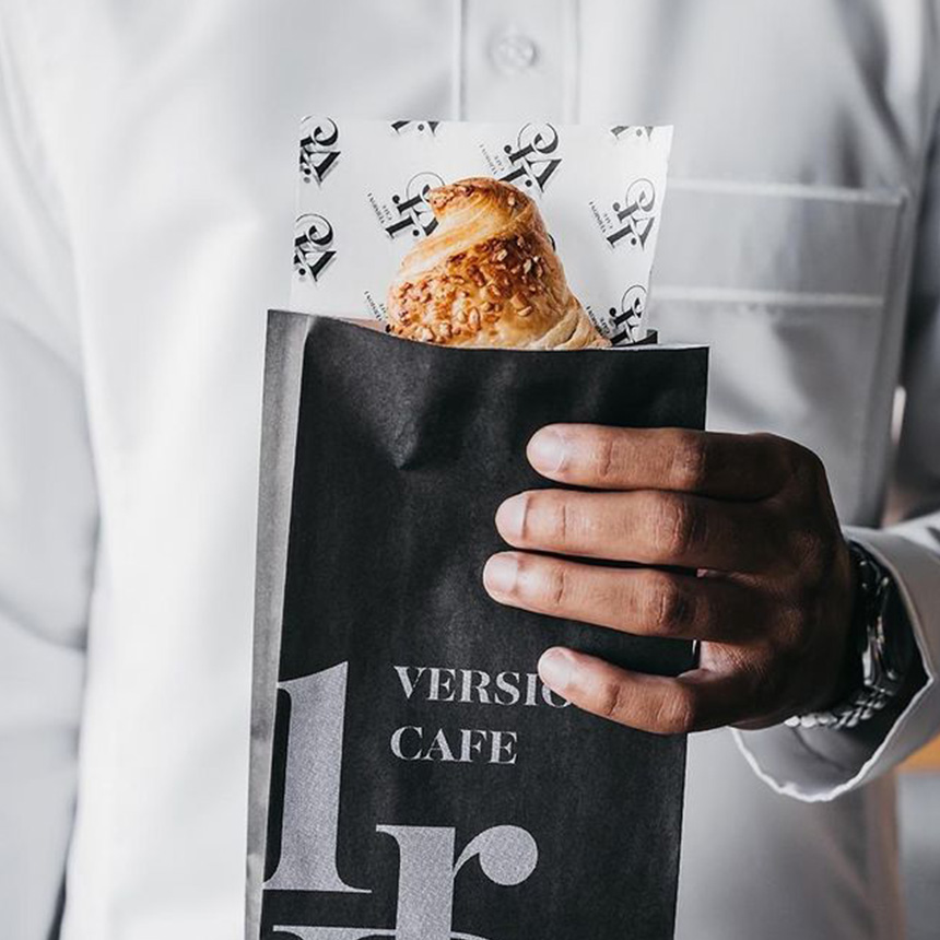 Version 1 Café  · Branding · Saudi Arabia - eje