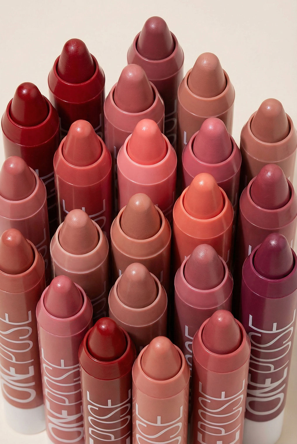 ONE POSE · Brand Identity · KSA - eje